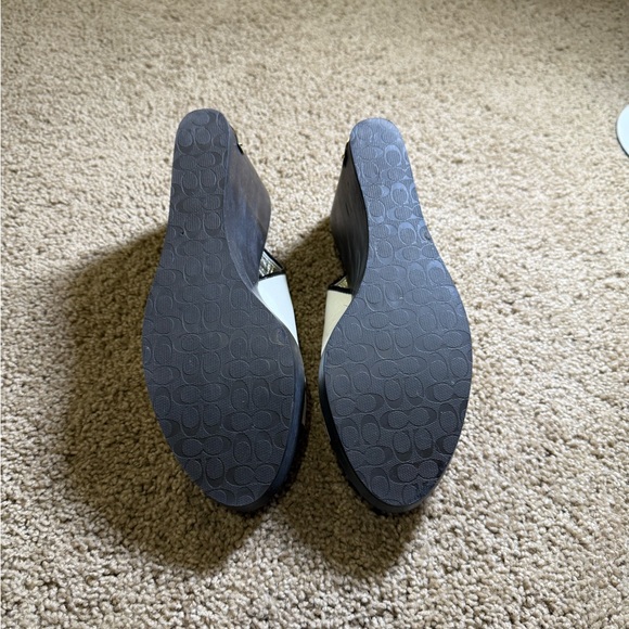 Brand new never worn coach sandals Madisen size 11M - Picture 3 of 9